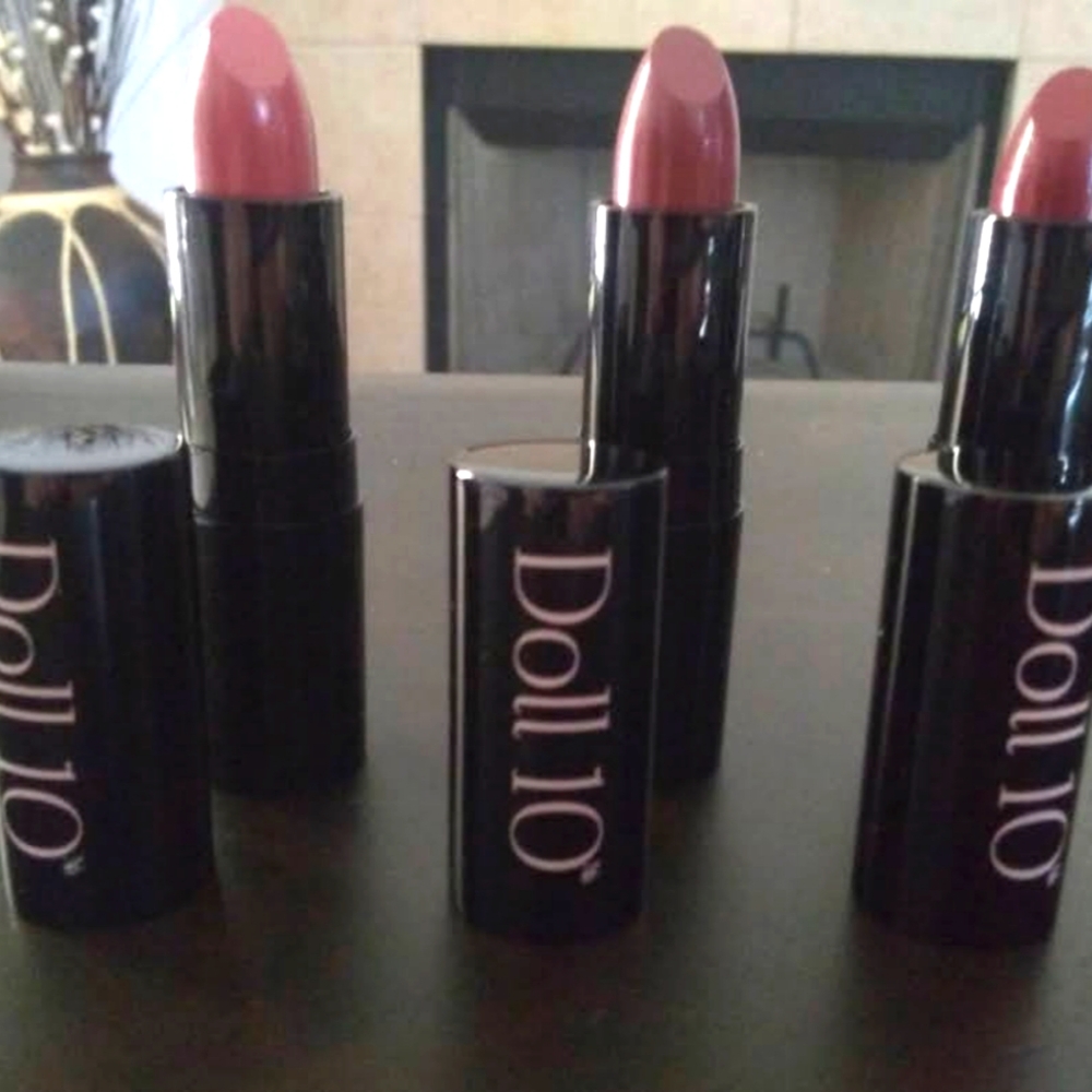 DOLL 10 PROVEN BEAUTY SOLUTIONS KISSES AND COMPLIMENTS LIPSTICK SET NIB - Picture 6 of 6